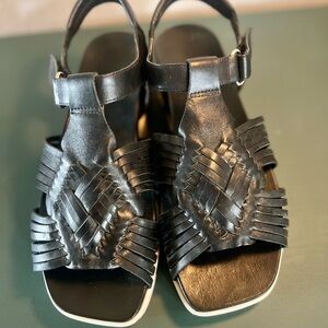 Sandals women’s 7.5 Bernardo